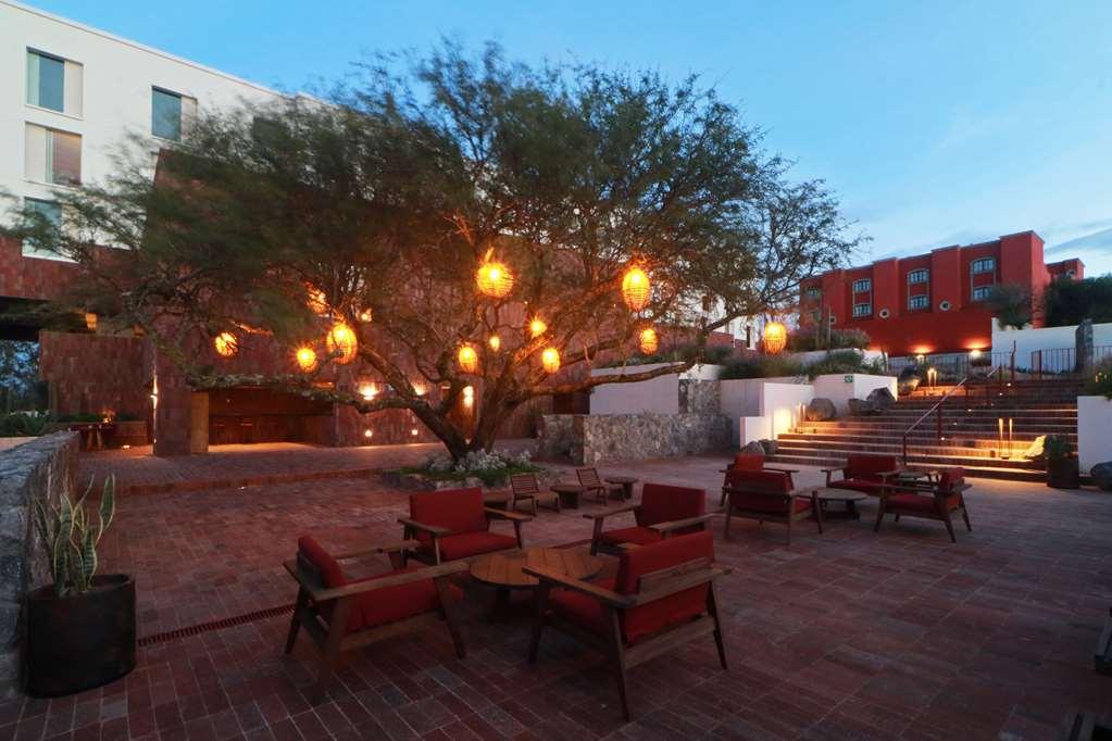 Albor San Miguel De Allende Tapestry Collection By Hilton Luaran gambar