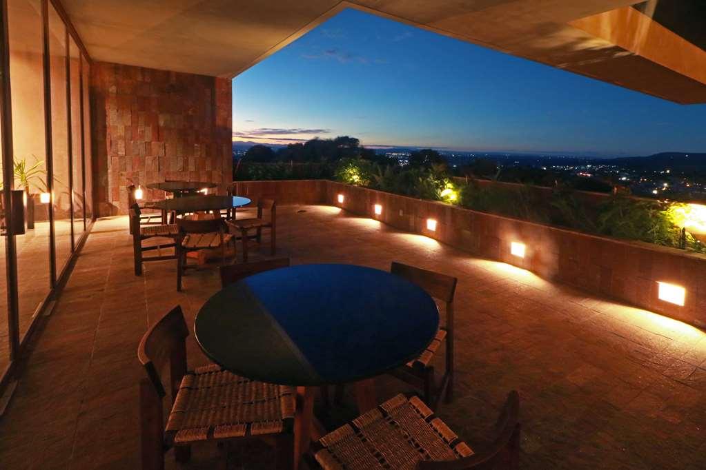 Albor San Miguel De Allende Tapestry Collection By Hilton Luaran gambar